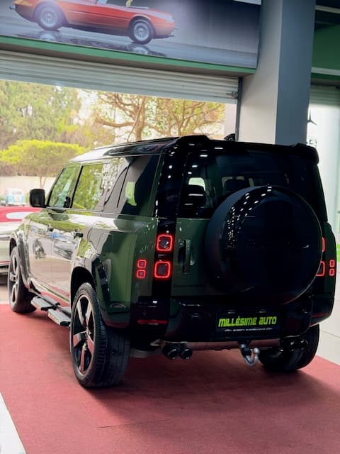 Land Rover Defender 2026