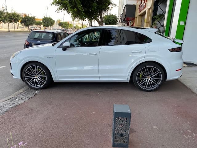 Porsche Cayenne Hybride 2021