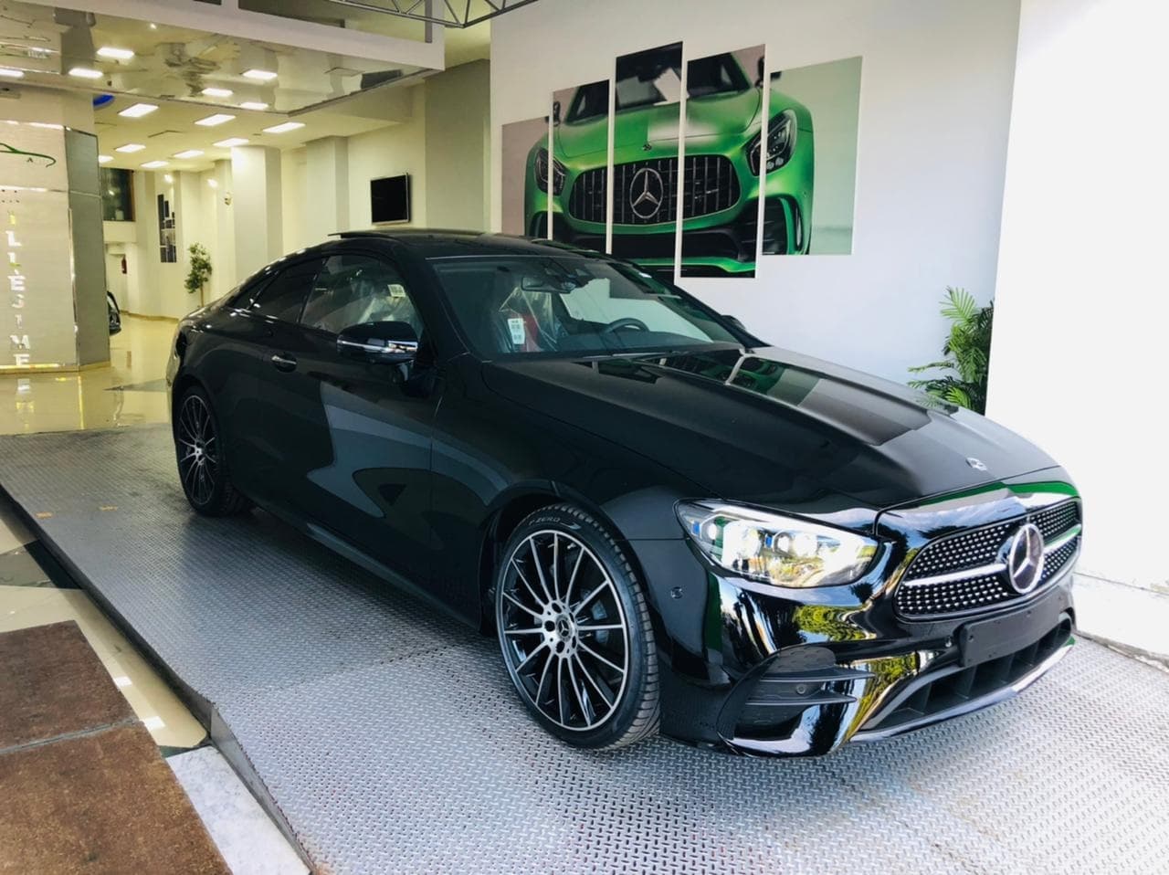 Mercedes-benz E220 coupe 2021