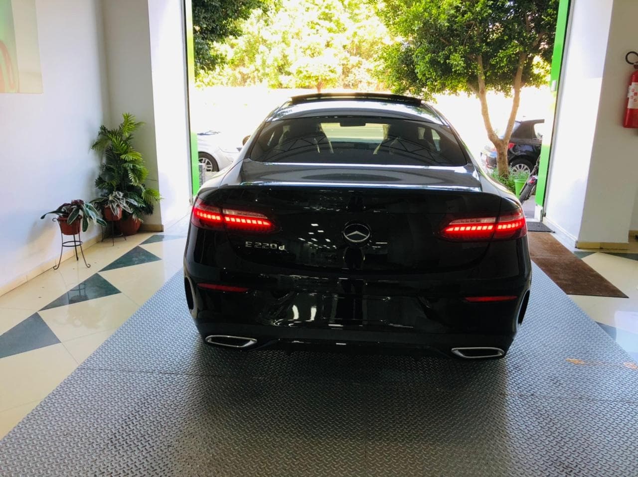 Mercedes-benz E220 coupe 2021