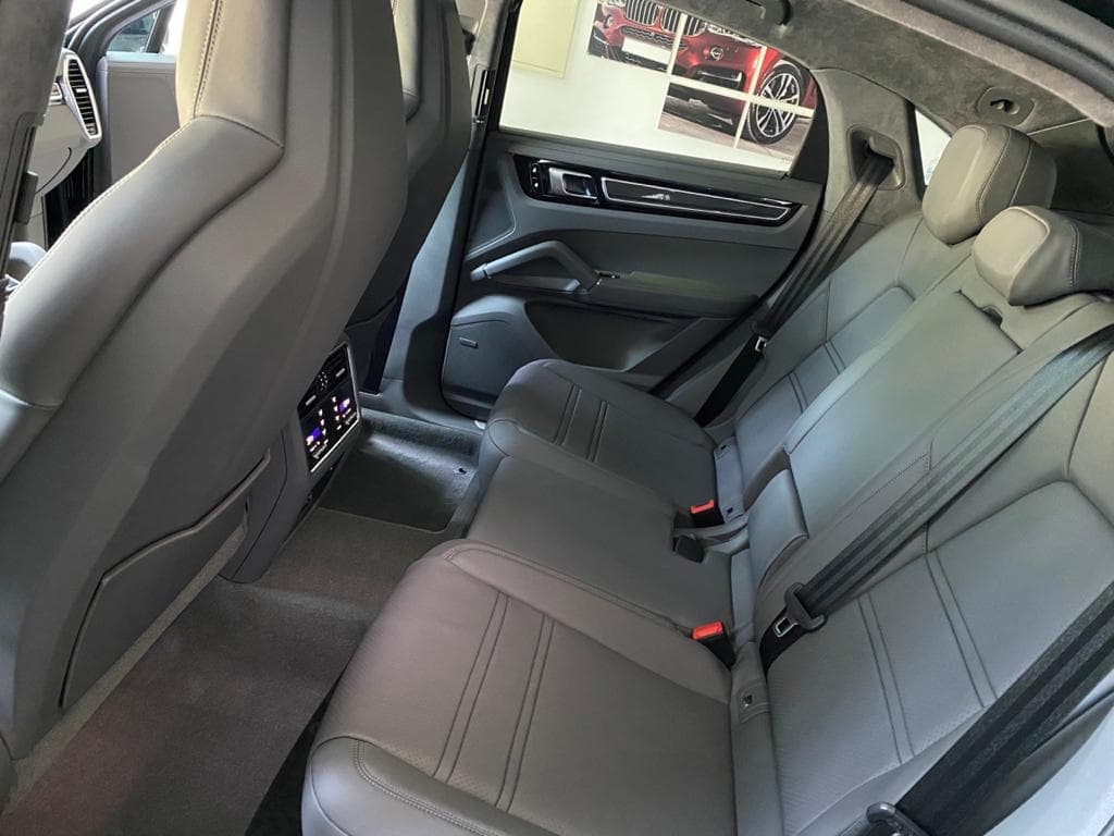 Porsche Cayenne 2021