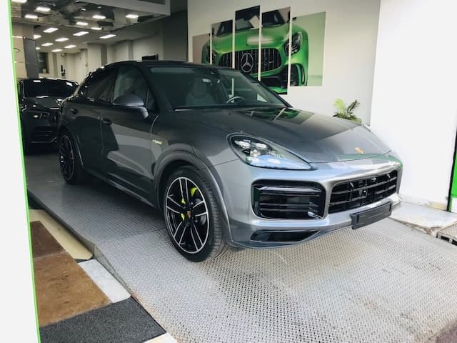 Porsche Cayenne Hybride 2021