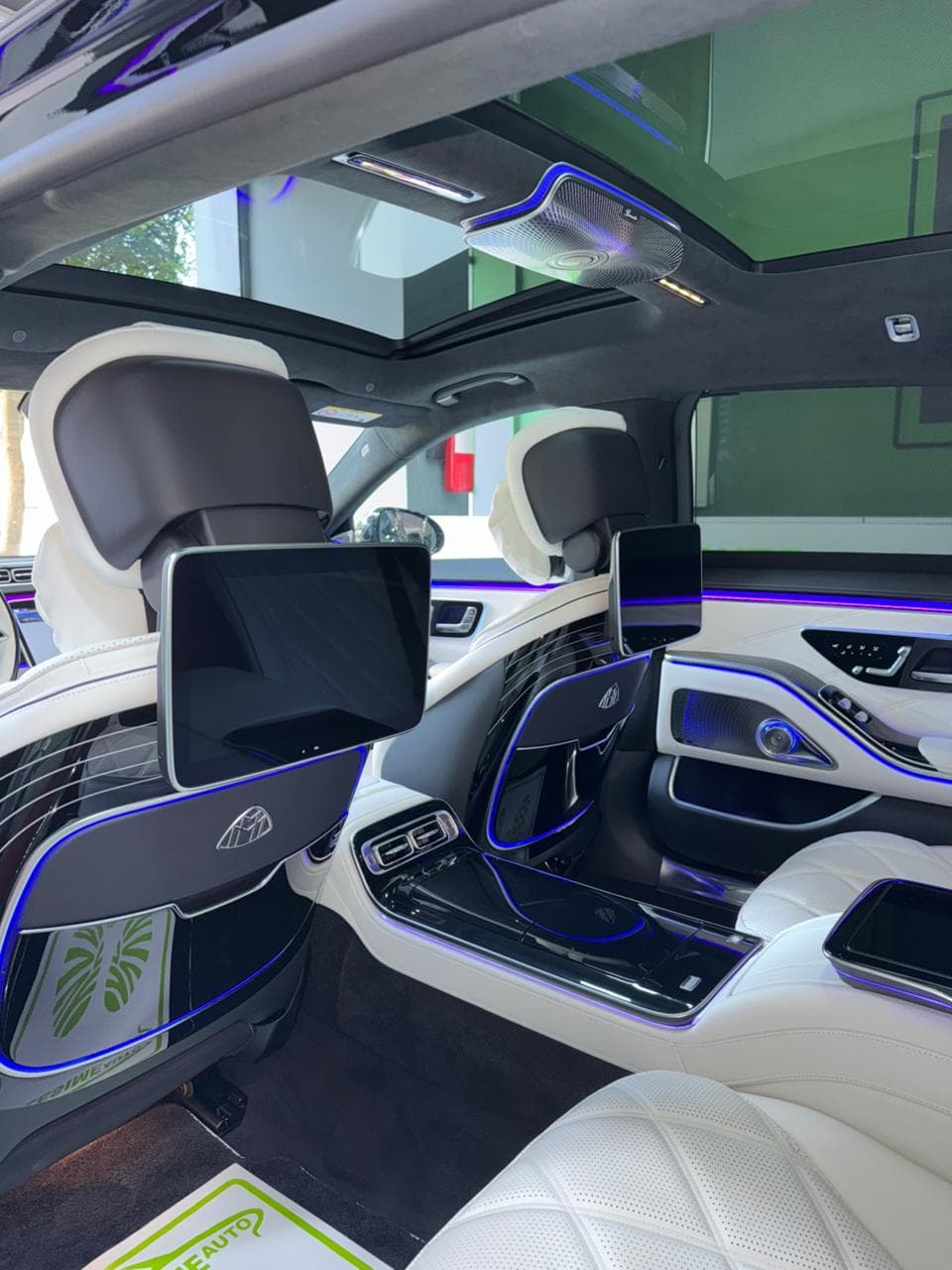 Mercedes-benz MAYBACH 2026